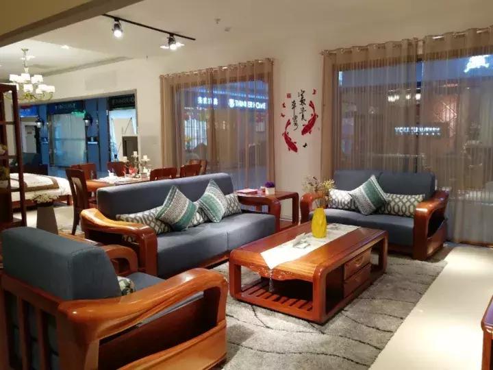 一个240㎡的实木店(店中店)自开业以来一直销售不畅,怎么办?