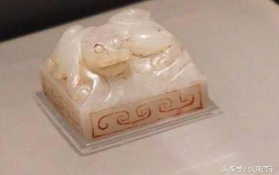 无意间捡到一块刻字的石头好不好,他捡到了一块橡皮从此改变了命运