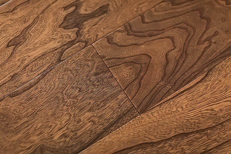 圣象三层实木地板价位一般多少钱,实木三层地板厚度18cm还是15cm