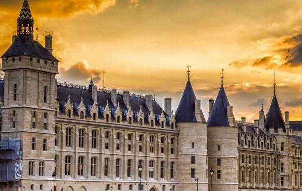 英国大学本科二年制,英国哪些大学本科两年制