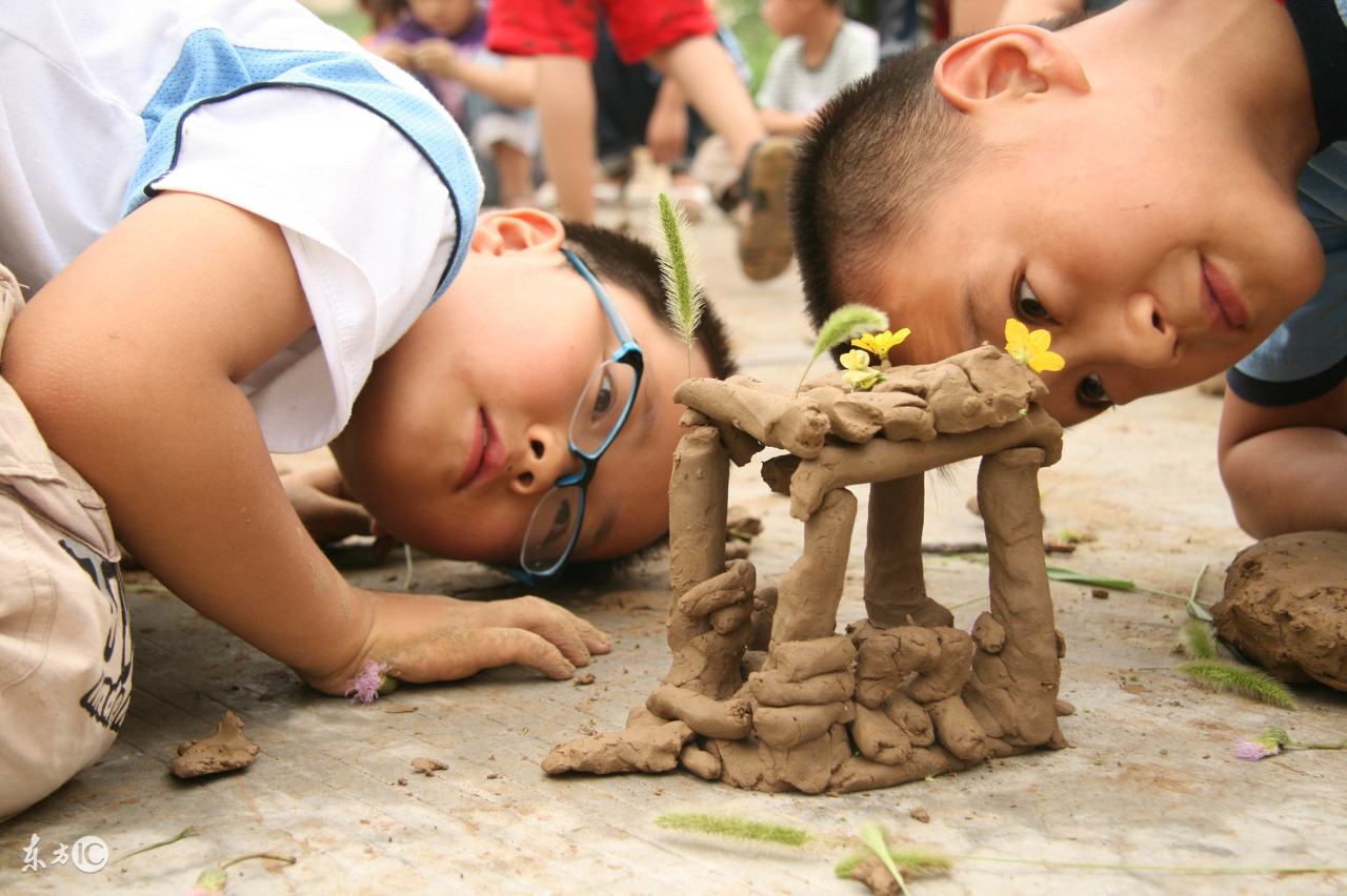 宝宝注意力特别不集中怎么办,小婴儿注意力不集中如何训练