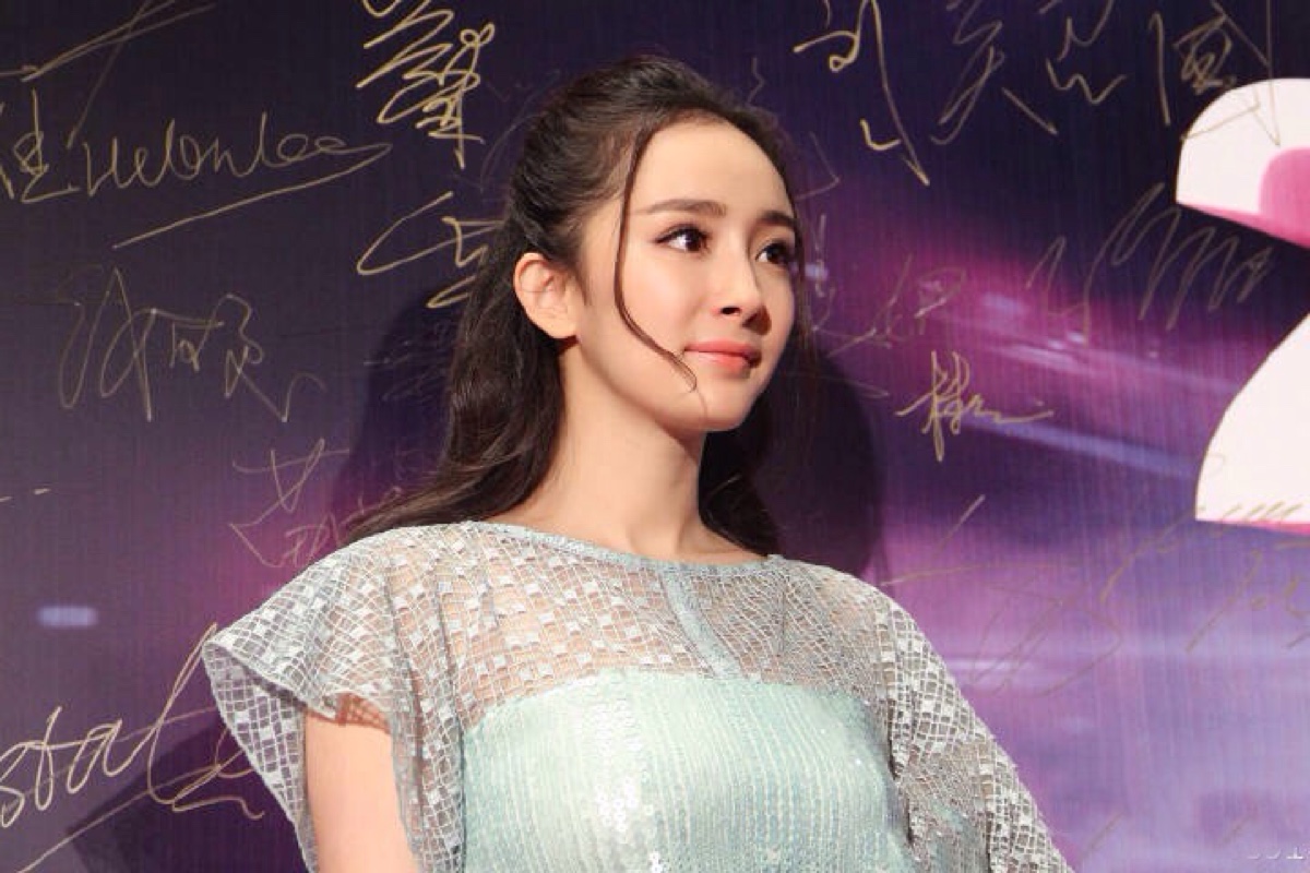 杨幂成名不易,杨幂批发衣服