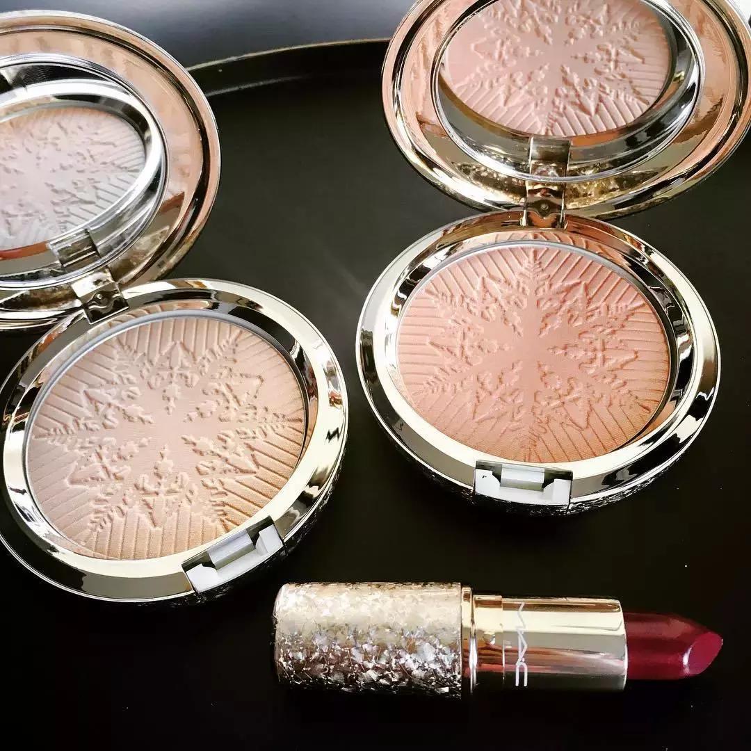 黑凤梨现在怎么样,黑凤梨圣诞