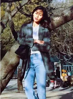 刘雯每月收入多少钱,刘雯收入2018排第几