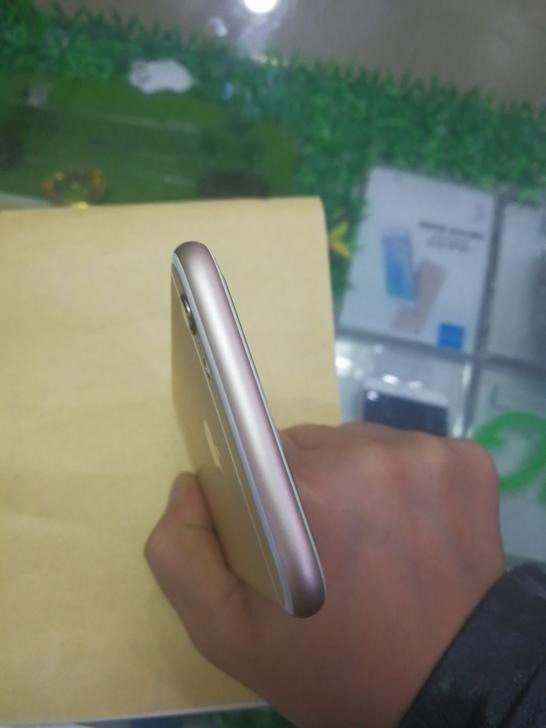 两千元收的iPhone6s64GB，关键还有两百多天在保，很划算？