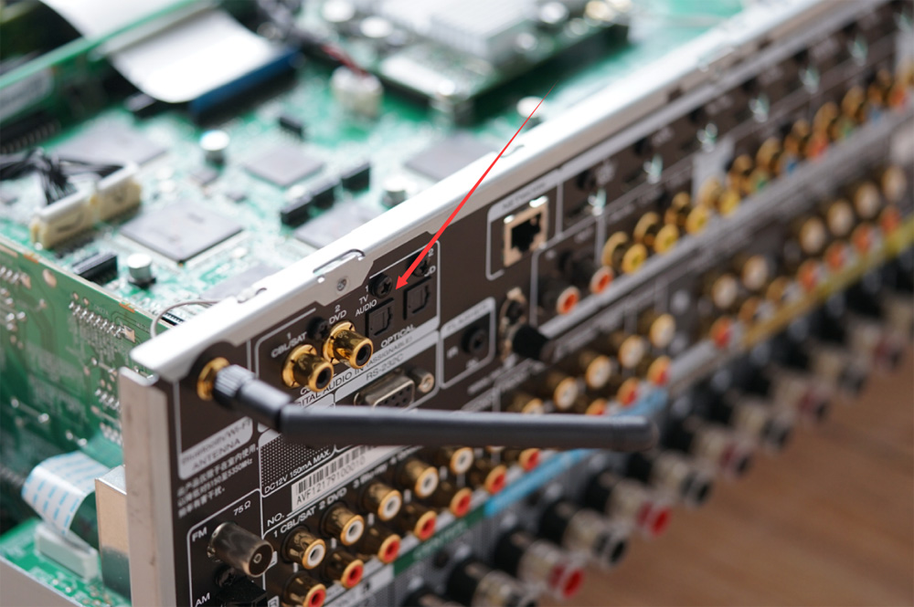 天龙AVR-X6400H和马兰士SR6012拆解!谈两台相差一万的AV功放区别