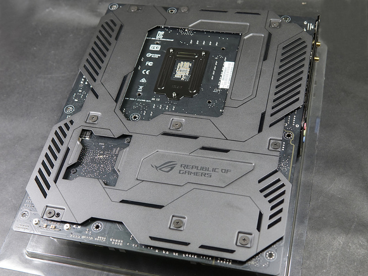 华硕玩家国度主板开机就进bios,华硕玩家国度主板如何开tpm