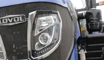 新款雷沃欧豹554拖拉机视频介绍,迪尔和欧豹哪个好