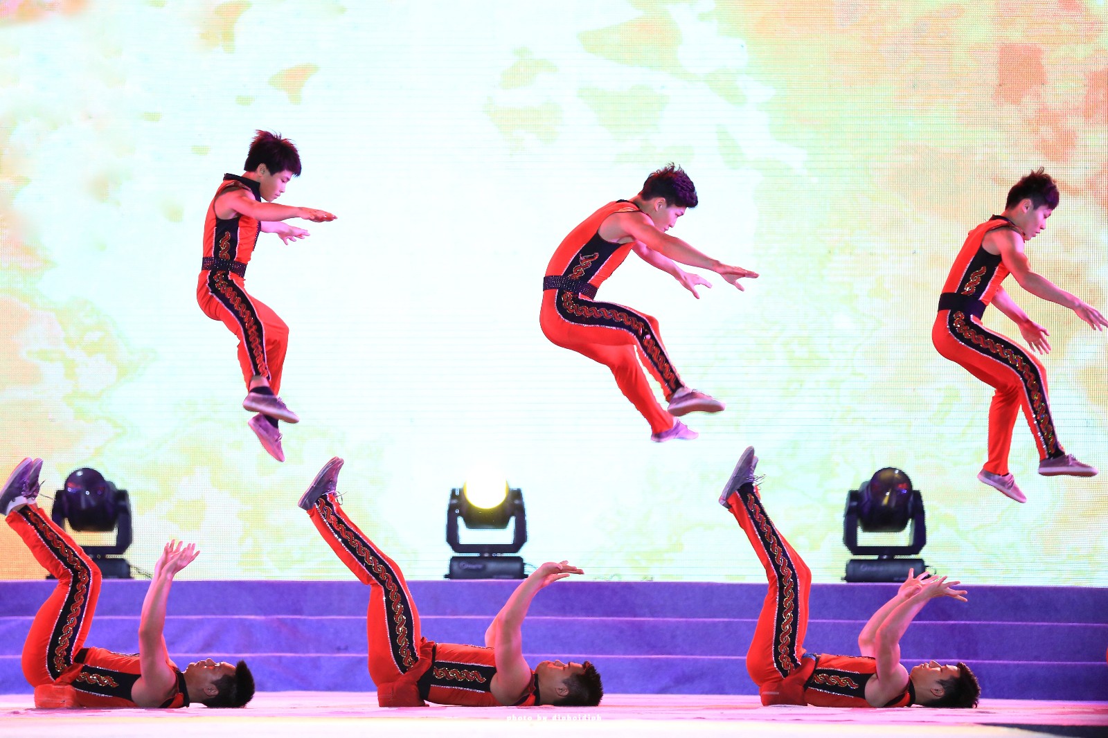 天等小记-登一座山爱一座城看一片天等日夕晨