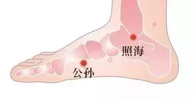 小孩用艾灸可以退烧吗,小孩用艾灸和热敷哪个好