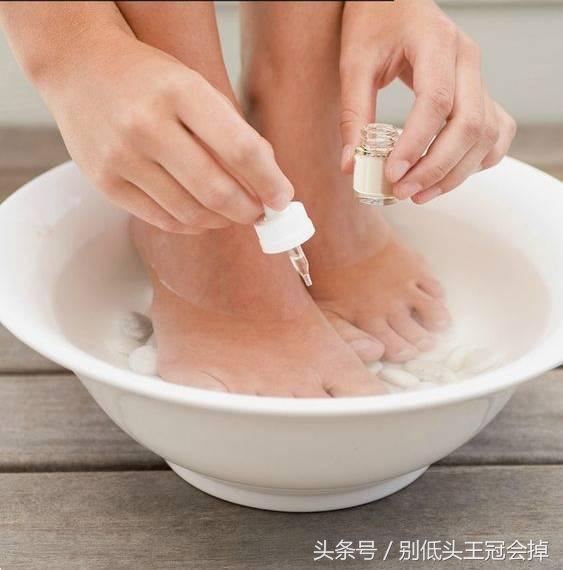 你还在为皮肤缺水烦恼吗,冬天嘴巴起皮干裂怎么办