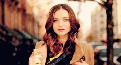 毛呢大衣脏了怎么办？一条毛巾就能解决，不用花钱去干洗店洗了