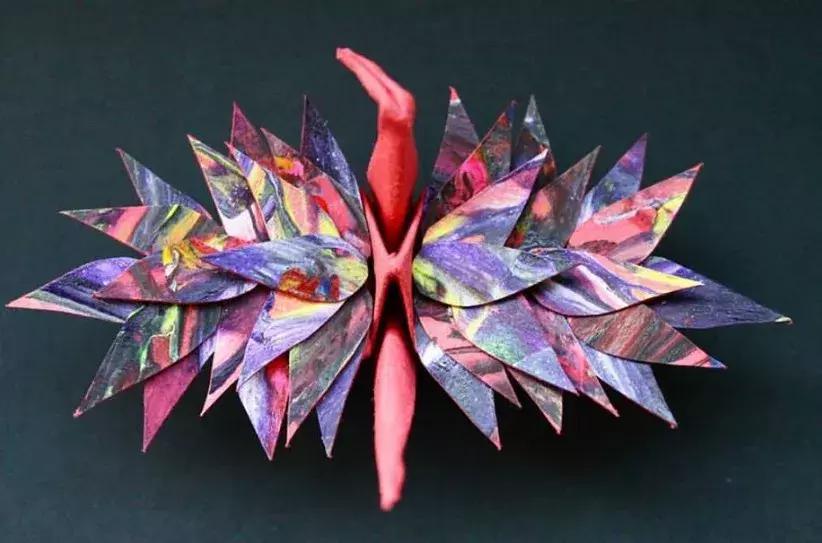 他用3个月时间，折叠了1000只千纸鹤，送给了他最亲爱的姑娘