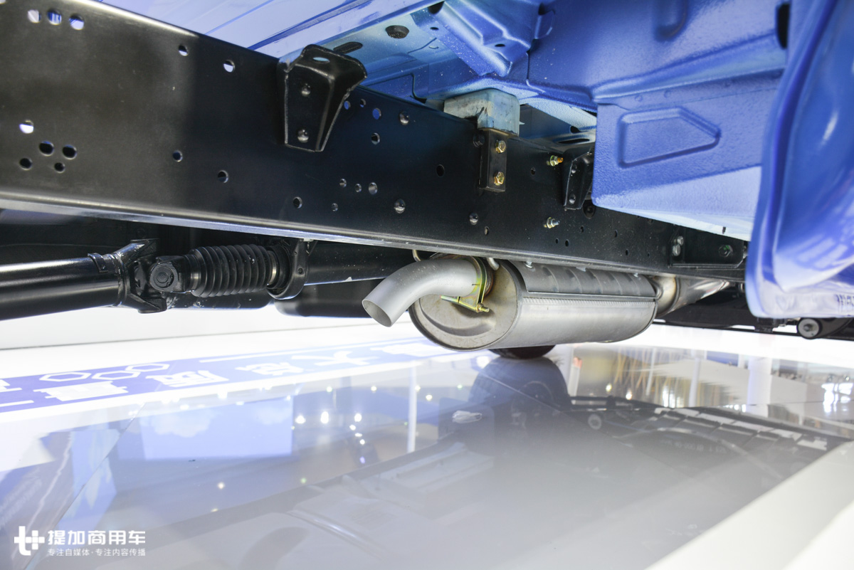 依维柯欧胜双排轻卡最新款,依维柯daily欧胜3座