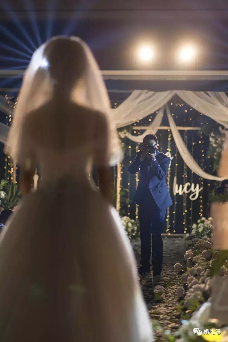 户外婚礼新郎创意出场方式,创意婚礼新郎出场方式有哪些