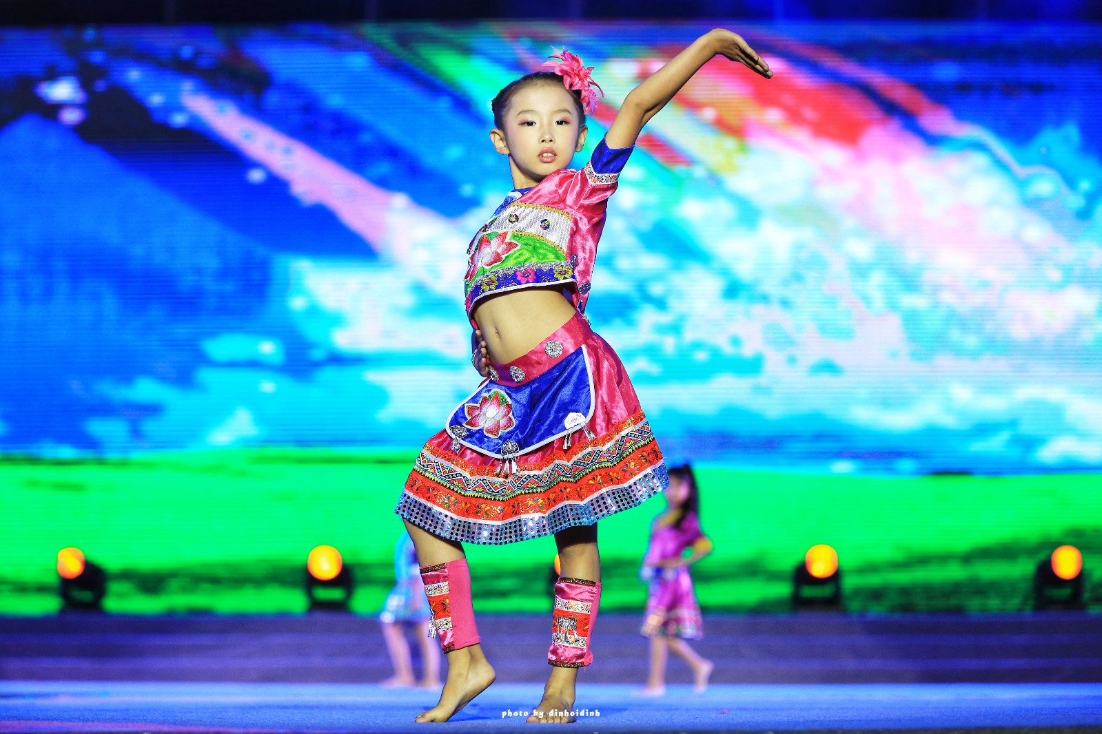 天等小记-登一座山爱一座城看一片天等日夕晨