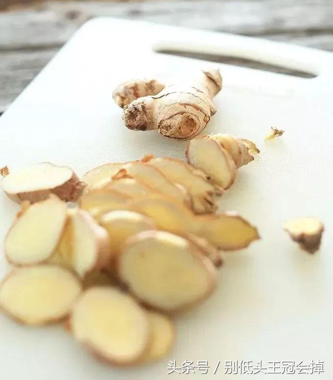 你还在为皮肤缺水烦恼吗,冬天嘴巴起皮干裂怎么办