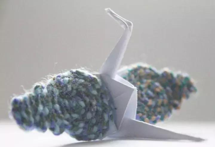 他用3个月时间，折叠了1000只千纸鹤，送给了他最亲爱的姑娘