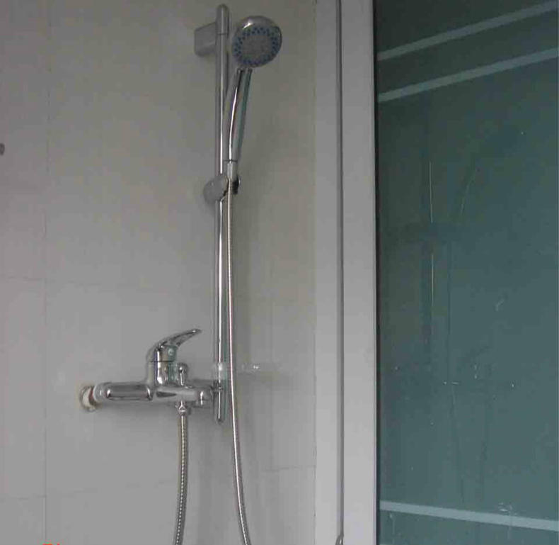淋浴花洒全套怎么装,浴室花洒装哪种比较实用