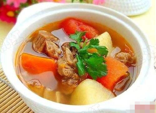 怀孕初期喝什么汤对胎儿发育最好,怀孕初期吃什么汤对胎儿发育好