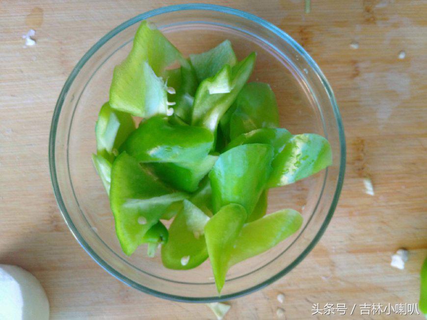 溜豆腐怎么溜好吃,正宗东北回锅豆腐