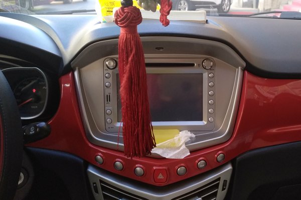 单亲家庭能不能买车,单亲妈妈到底该不该买车