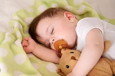 宝宝总是半夜睡觉怎么调理,宝宝进入深度睡眠是不是不容易醒