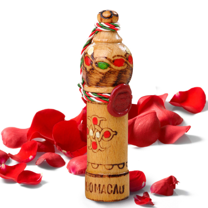 玫瑰精油与玫瑰果精油有什么区别,玫瑰精油和茉莉精油哪个效果好