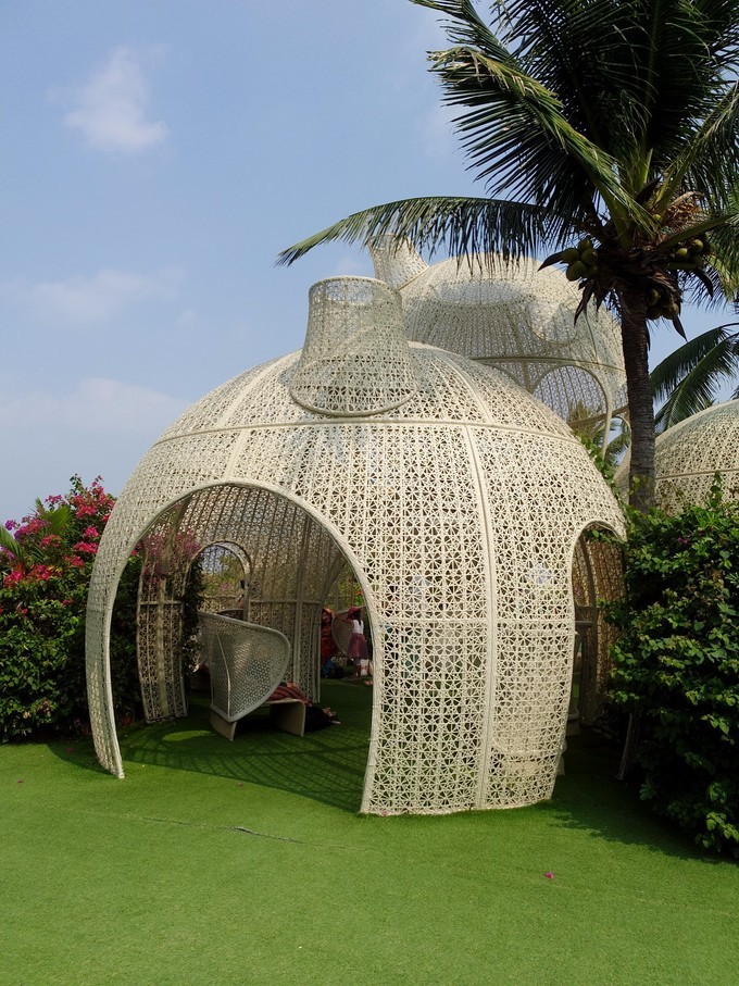 在冬季里享受一下三亚夏日的海风,来享受三亚夏日与海风