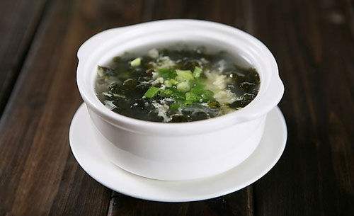 怀孕初期喝什么汤对胎儿发育最好,怀孕初期吃什么汤对胎儿发育好