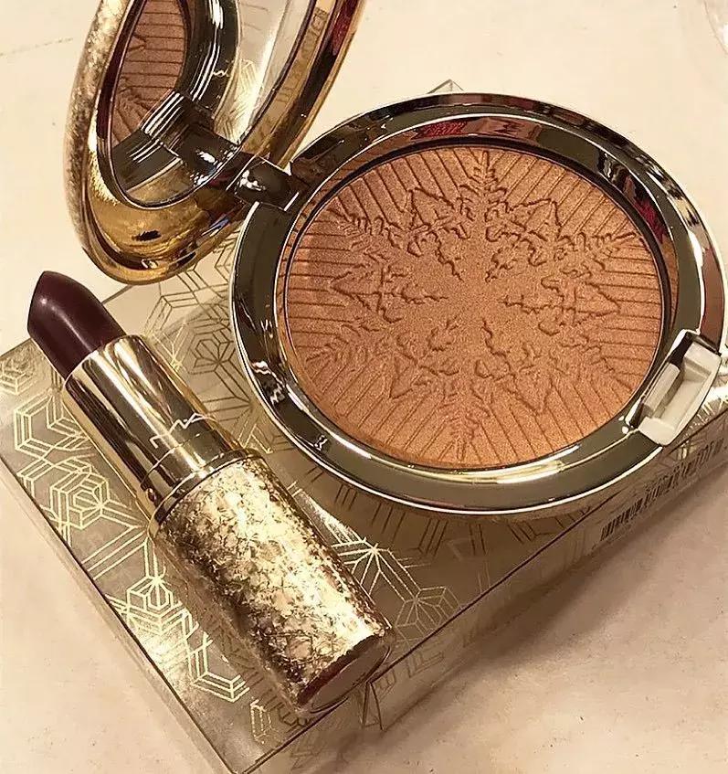 黑凤梨现在怎么样,黑凤梨圣诞