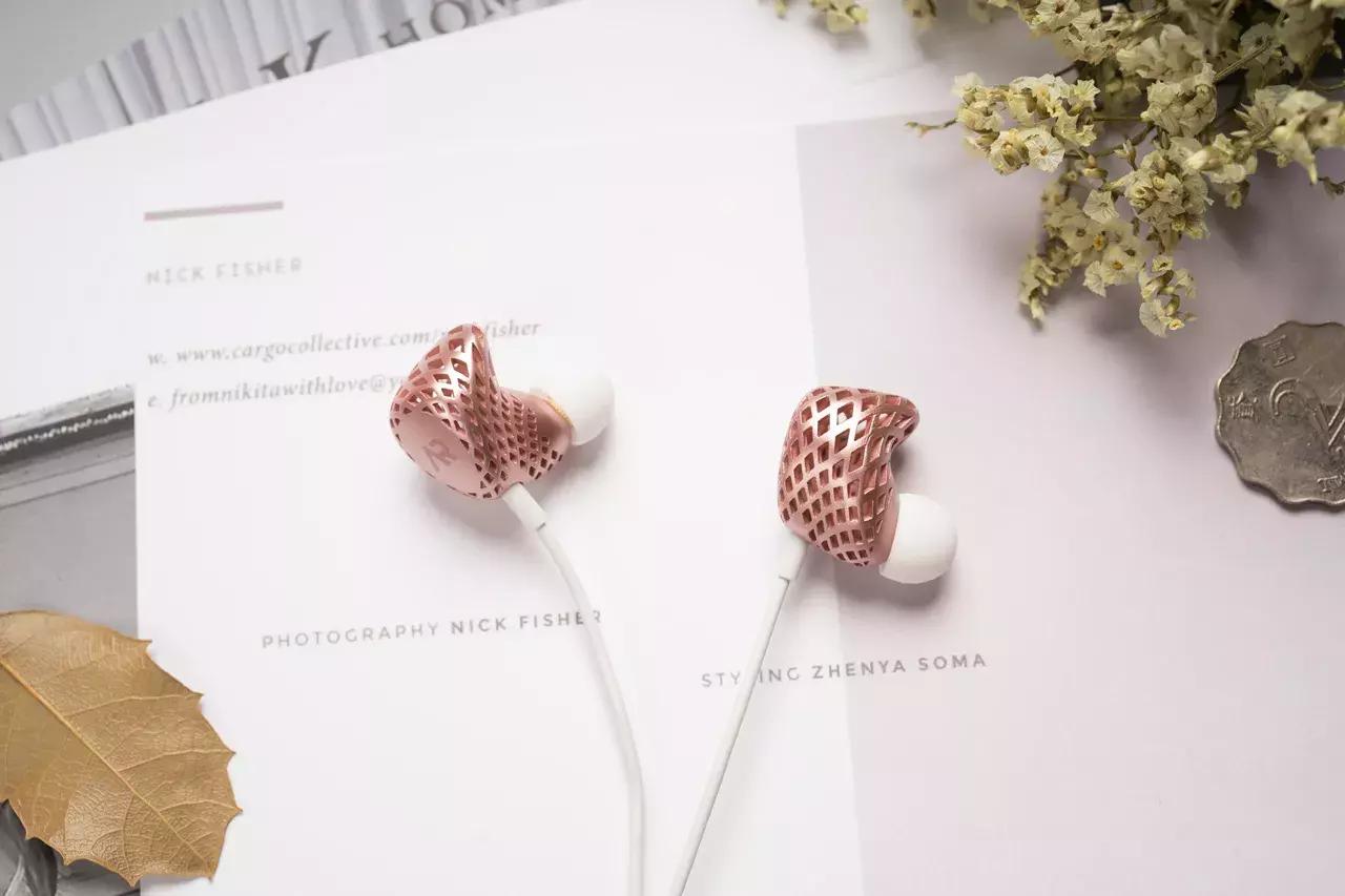 黑凤梨现在怎么样,黑凤梨圣诞