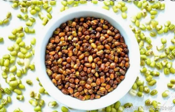 你还在为皮肤缺水烦恼吗,冬天嘴巴起皮干裂怎么办