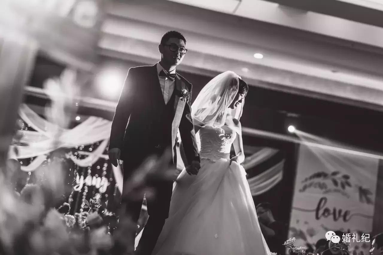 户外婚礼新郎创意出场方式,创意婚礼新郎出场方式有哪些