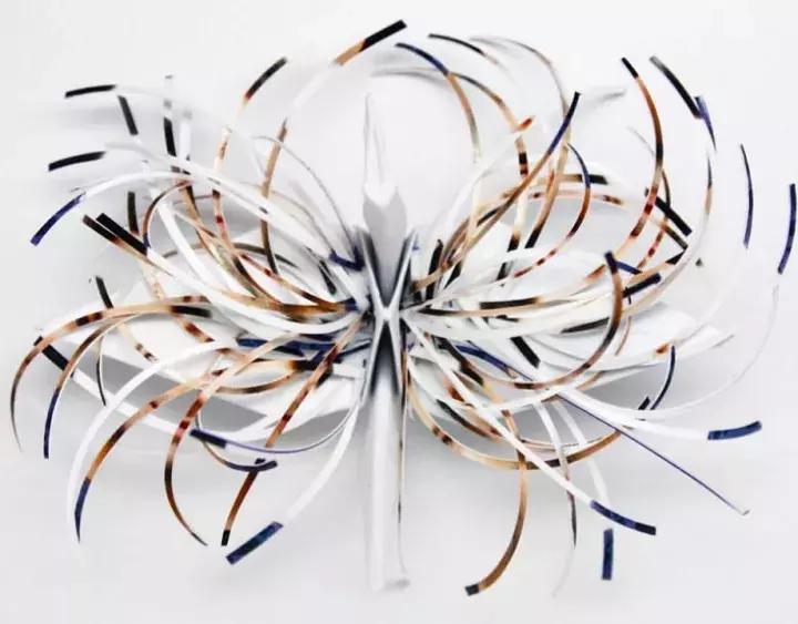 他用3个月时间，折叠了1000只千纸鹤，送给了他最亲爱的姑娘