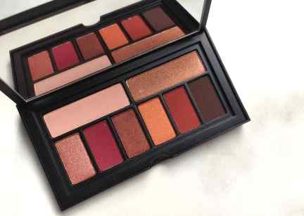 秋冬天别再用大地色了,这6个斩男盘妩媚又温柔,价格还不贵!