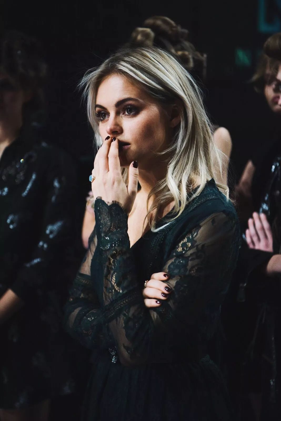 秀还没走完新款就卖光?直击NIKKIE巴黎迪士尼大秀