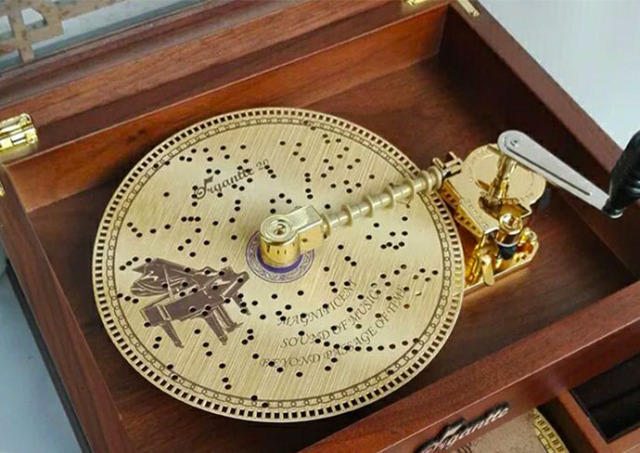 圣诞节,请送我一个八音盒