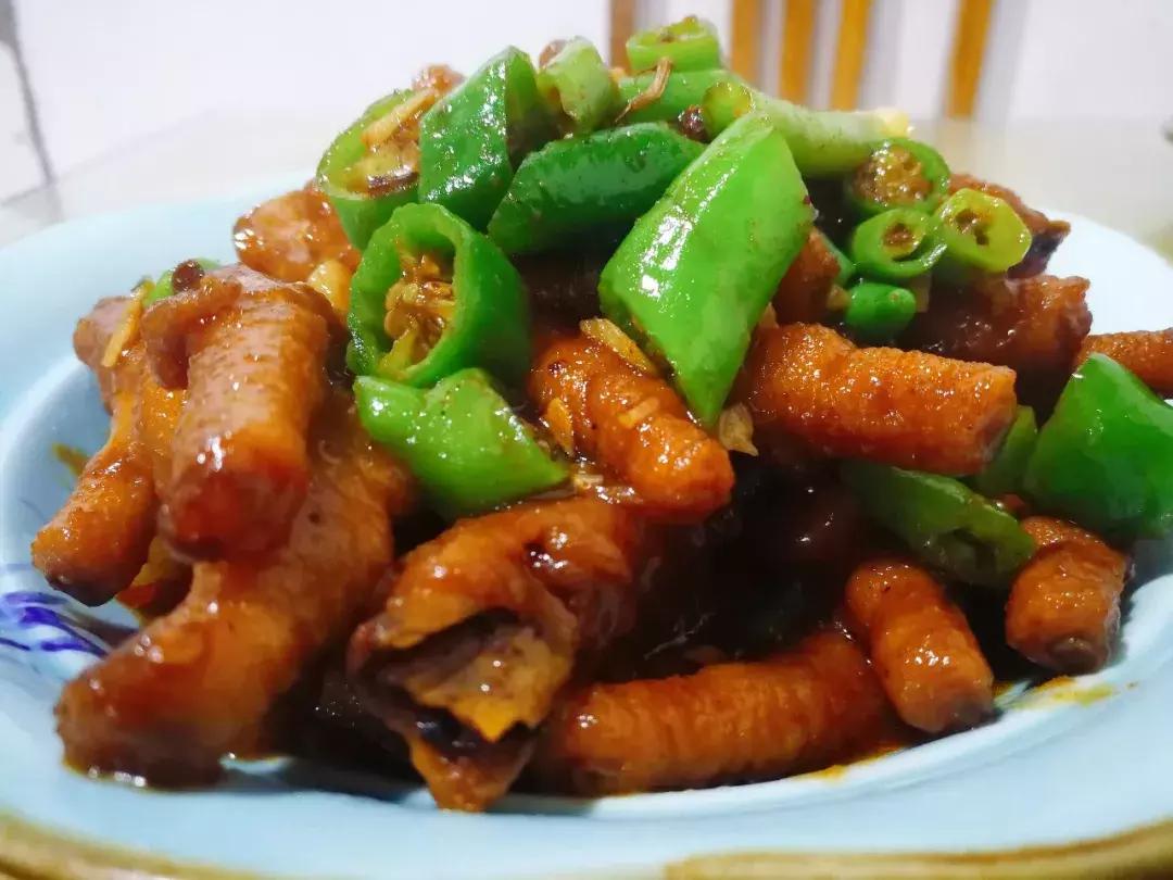 这几年酱黑鸭怎么越来越火,老字号黑鸭