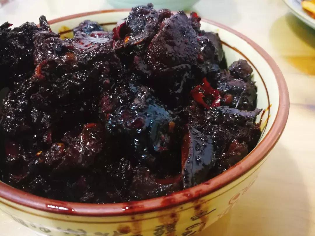 这几年酱黑鸭怎么越来越火,老字号黑鸭