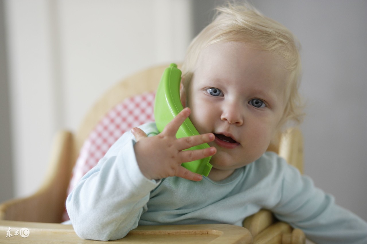 宝宝凌晨突然大哭是被吓着了吗,十几天婴儿突然大哭像吓着了一样