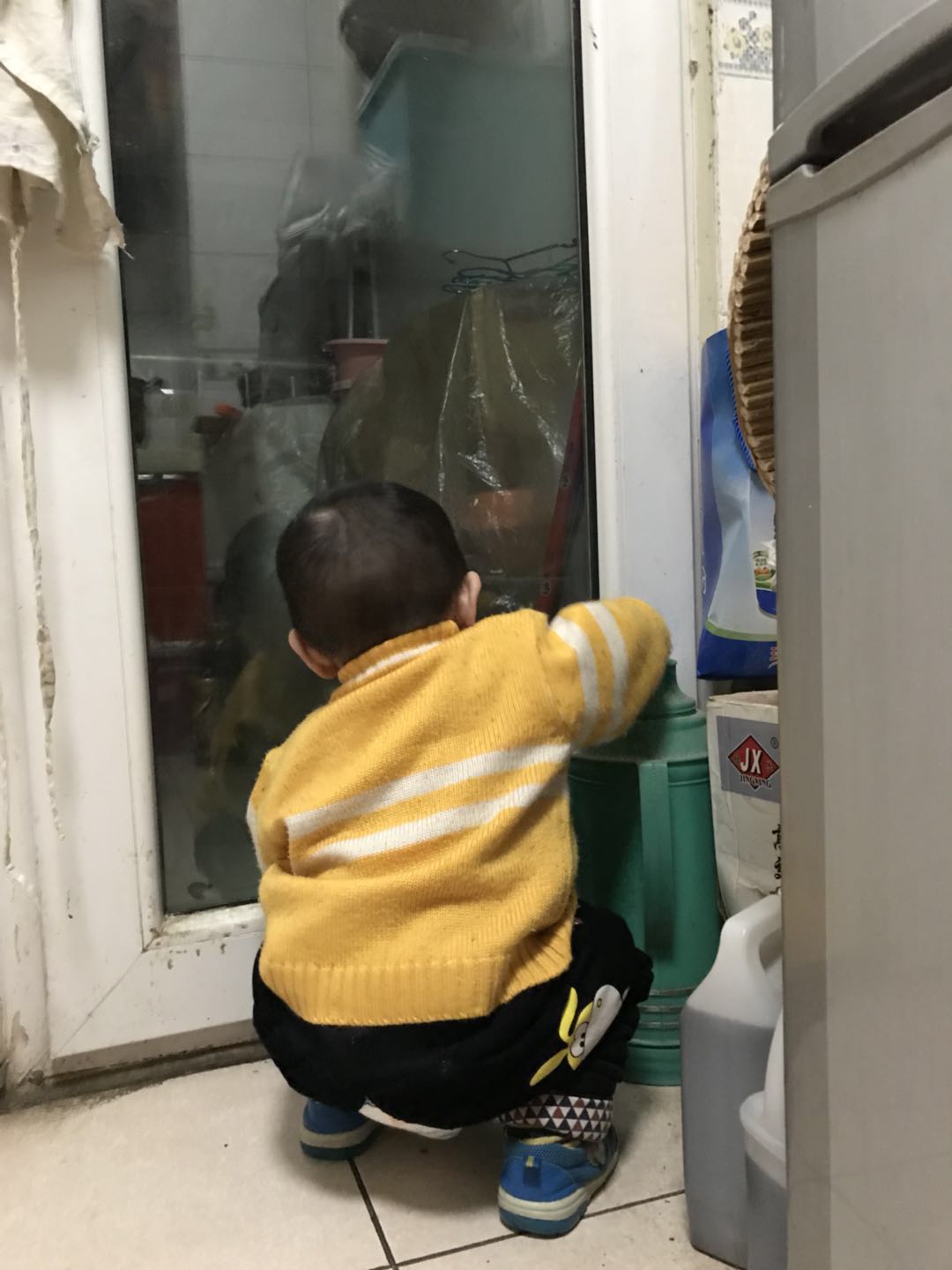 宝宝凌晨突然大哭是被吓着了吗,十几天婴儿突然大哭像吓着了一样