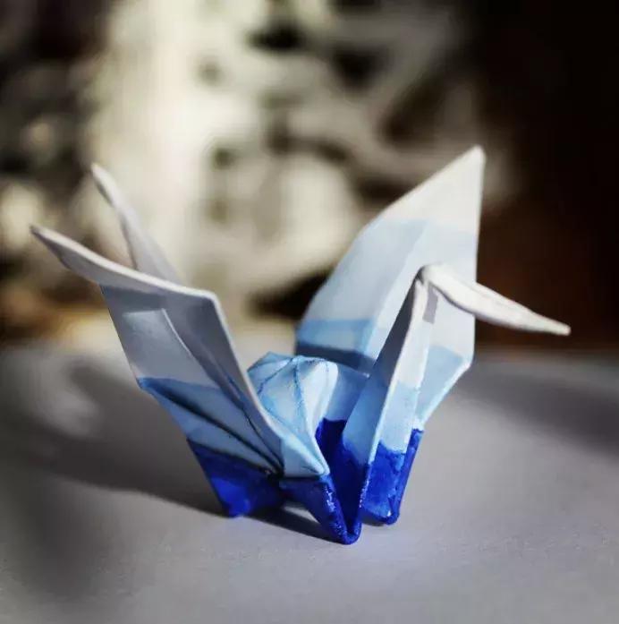 他用3个月时间，折叠了1000只千纸鹤，送给了他最亲爱的姑娘