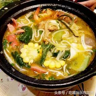 天冷了做一碗砂锅暖心又暖胃,小砂锅既暖心又暖胃