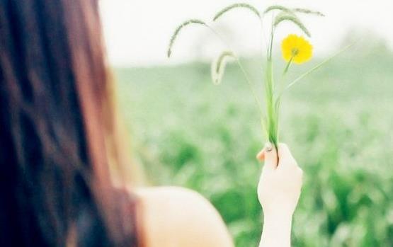 脂溢性皮炎皮肤红彤彤的怎么治,脂溢性皮炎又红又痒