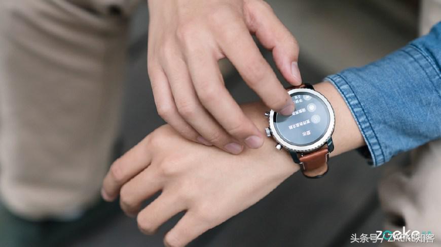 戴着FossilQ智能手表的我,终于像个人生赢家