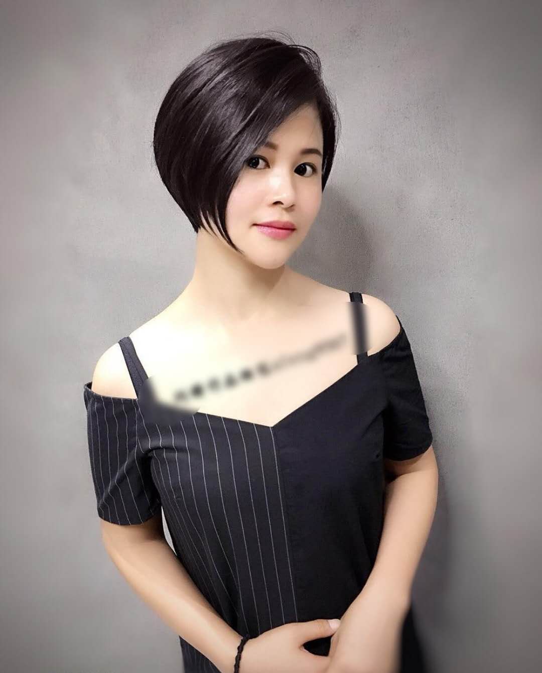 脸小三角脸适合剪什么发型,脸大头发少适合什么发型怎么扎