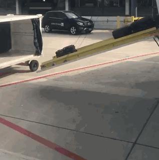 美联航最近怎么了,美联航行李最新规定