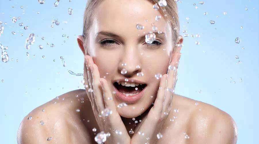 爽肤水和化妆水的区别和用法,用了很多年爽肤水