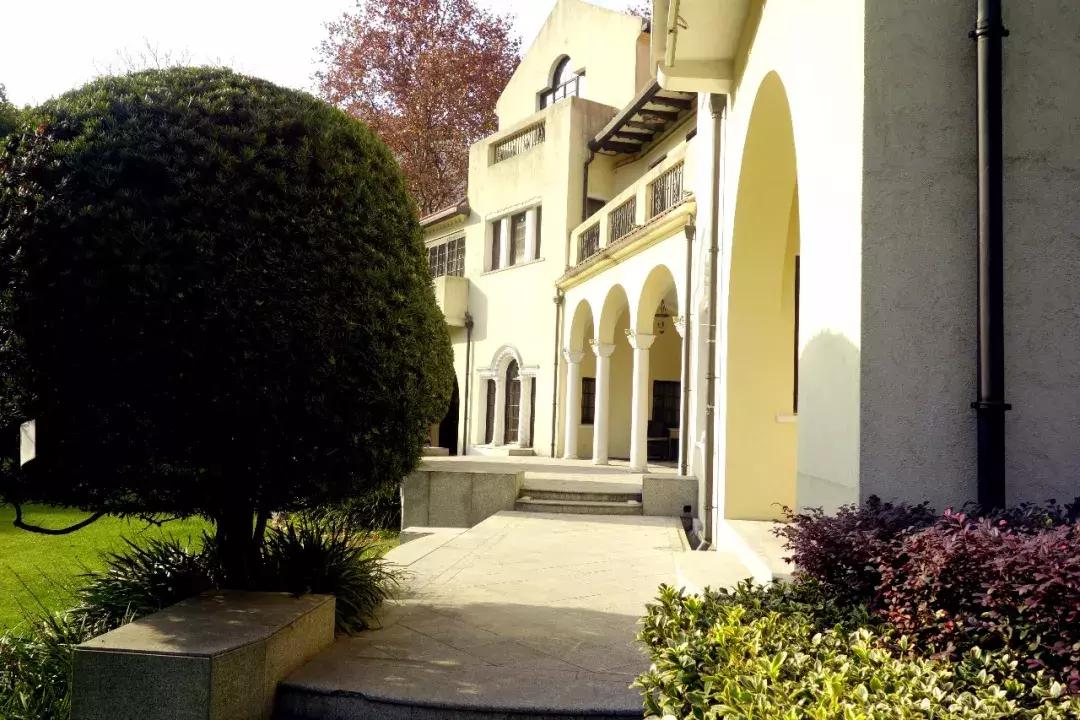 辞职去流浪的歌曲,辞职做歌手